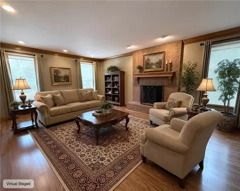211 Warren Rd, Warrendale, PA 15086 photo 5