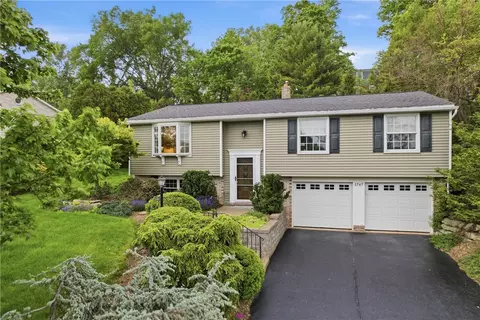 1767 Norsen Dr, Pittsburgh, PA 15243