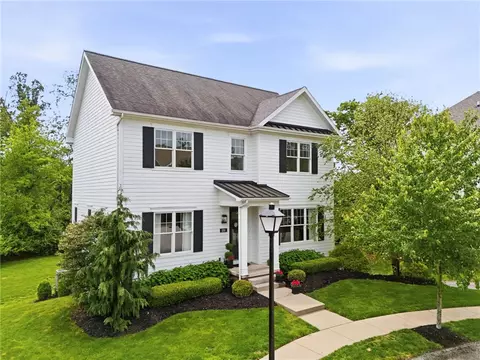 1110 Gromwell Ln, Bridgeville, PA 15017
