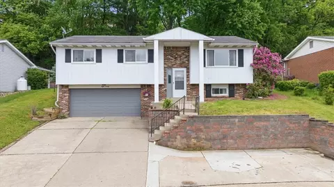 890 4th St, Baden, PA 15005