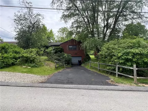 1017 Schweitzer Rd, Mckeesport, PA 15135