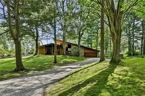 1525 Old State Rd, Gibsonia, PA 15044