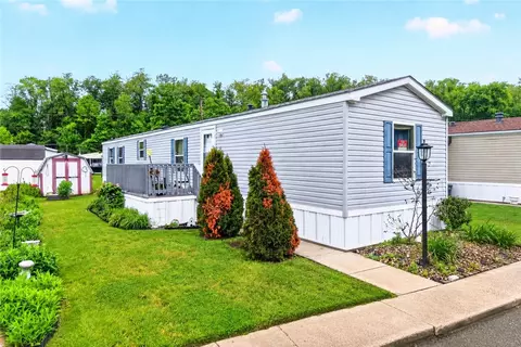 41 Hidden Valley Dr, Finleyville, PA 15332