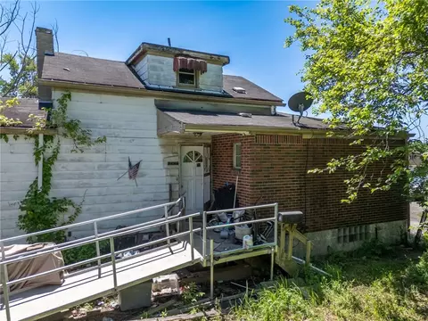 243 Washington Ave, Homestead, PA 15120