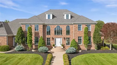 10 Carriage Trade Ln, Washington, PA 15301