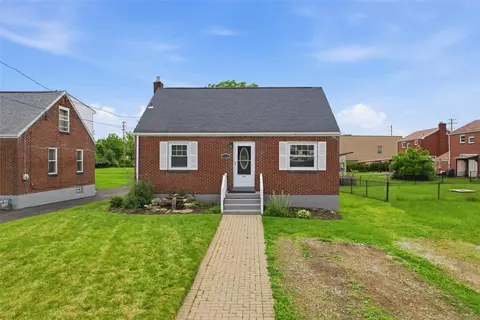 2514 Alberta Cir, West Mifflin, PA 15122