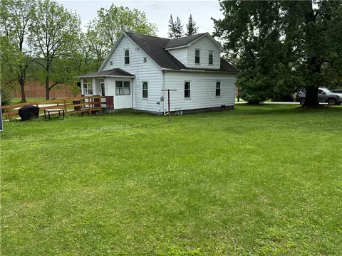 42 Cedar St, Coral, PA 15731