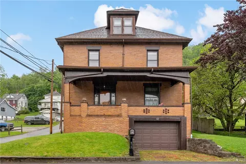 12 Short St, Avella, PA 15312