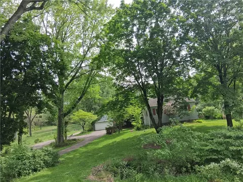 3104 Westchester Dr, Pittsburgh, PA 15238