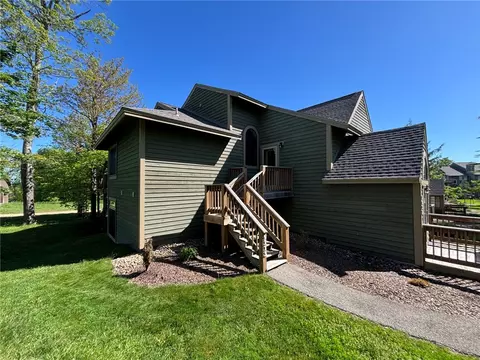 5113 Summit Dr, Hidden Valley, PA 15502