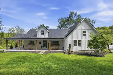 196 Lutz Rd, Zelienople, PA 16063