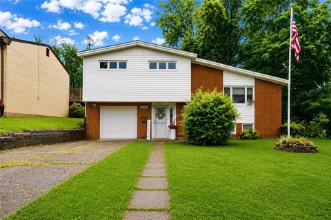4662 Mapledale Dr, Homestead, PA 15120