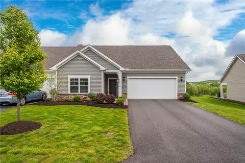 55 Hawthorne Dr, Washington, PA 15301