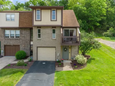 210 Timber Dr, Trafford, PA 15085
