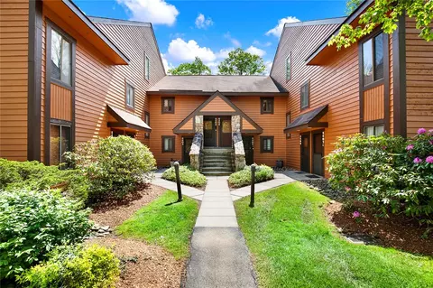 2405 Swiss Mountain Dr, Champion, PA 15622