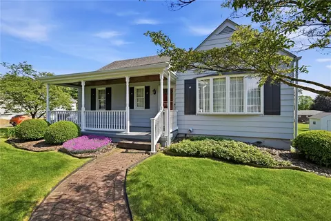 612 Sunset Dr, Freeport, PA 16229