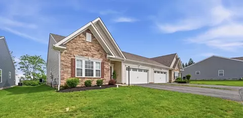 430 Dana Dr, New Kensington, PA 15068