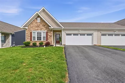 430 Dana Dr, New Kensington, PA 15068