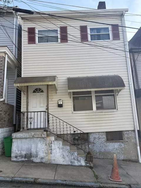 318 10th, Pittsburgh, PA 15215