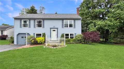 130 Shenango Rd, New Castle, PA 16105