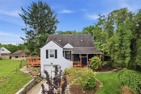 212 Nantucket Dr, Pittsburgh, PA 15236
