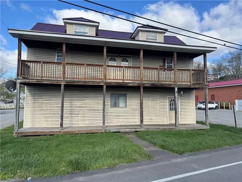 117 Station St, Yukon, PA 15698