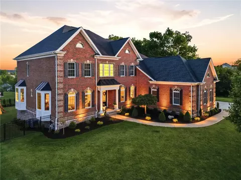 308 Longmore Dr, Mars, PA 16046