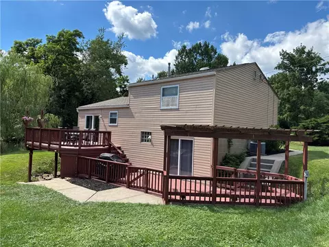 Exterior - 419 Patsy Dr, Gibsonia, PA 15044 photo 9 of 11
