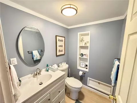 Bath - 419 Patsy Dr, Gibsonia, PA 15044 photo 3 of 4