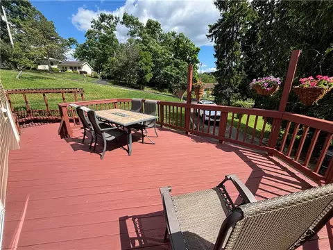 Exterior - 419 Patsy Dr, Gibsonia, PA 15044 photo 8 of 11