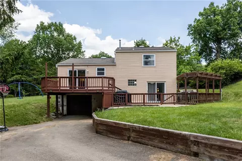 Exterior - 419 Patsy Dr, Gibsonia, PA 15044 photo 5 of 11