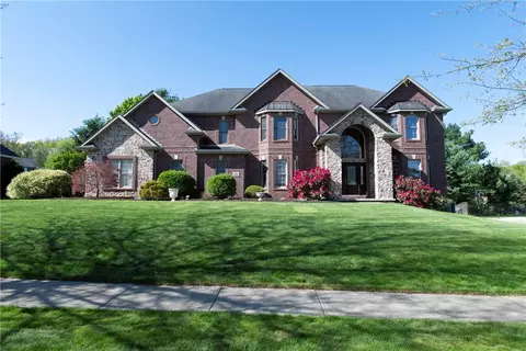 104 Walden Pond Ln, Cranberry Township, PA 16066