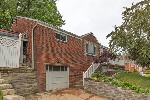 3512 Wallace Dr, Pittsburgh, PA 15227