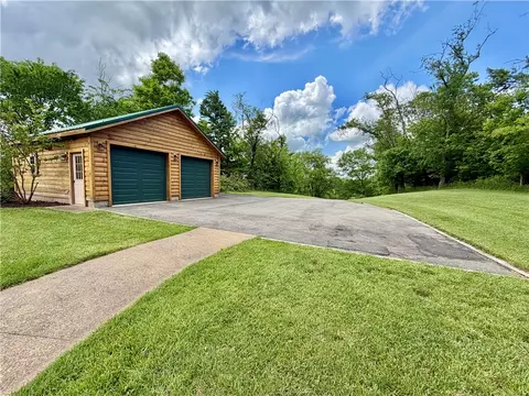 498 Lockwood Rd, Export, PA 15632 photo 4