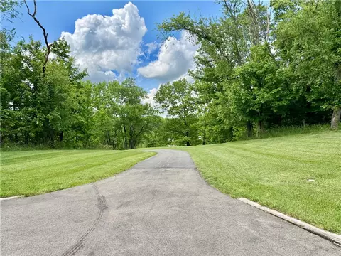 498 Lockwood Rd, Export, PA 15632 photo 7