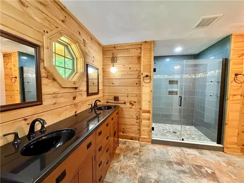 Bath - 498 Lockwood Rd, Export, PA 15632 photo 3 of 6