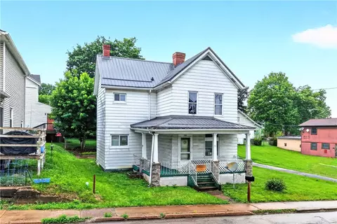 745 Wood St, California, PA 15419