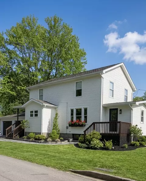 870 N Buhl Farm Dr, Hermitage, PA 16148