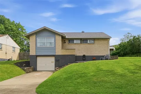 102 Dunbar Dr, Pittsburgh, PA 15235