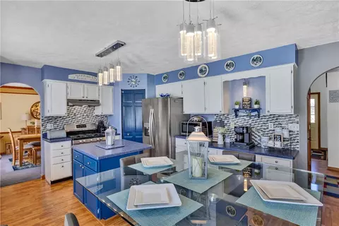 Kitchen - 3120 Dove Dr, Irwin, PA 15642 photo 2 of 3