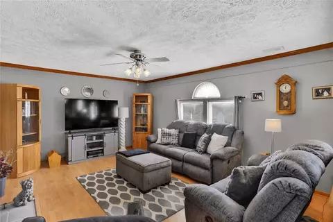 Living - 3120 Dove Dr, Irwin, PA 15642 photo 2 of 3