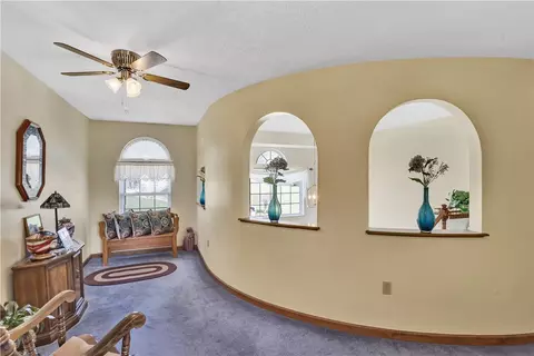 Entry Way - 3120 Dove Dr, Irwin, PA 15642 photo 3 of 4