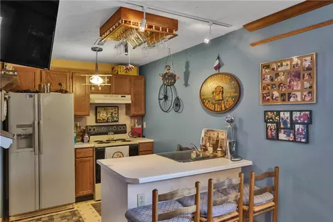 Kitchen - 3120 Dove Dr, Irwin, PA 15642 photo 3 of 3