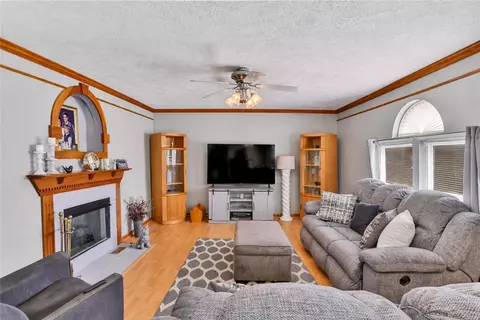 Living - 3120 Dove Dr, Irwin, PA 15642 photo 1 of 3