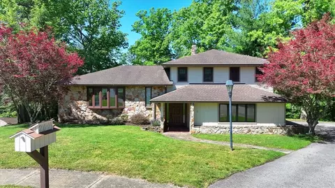 209 Tyburn Woods Dr, Gibsonia, PA 15044