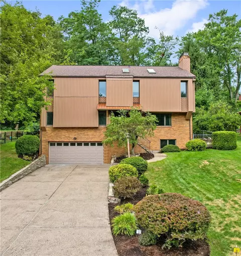 421 Clair Dr, Pittsburgh, PA 15241
