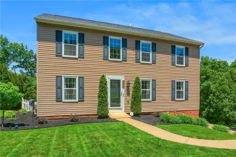 4127 Valleyvue Dr, Gibsonia, PA 15044