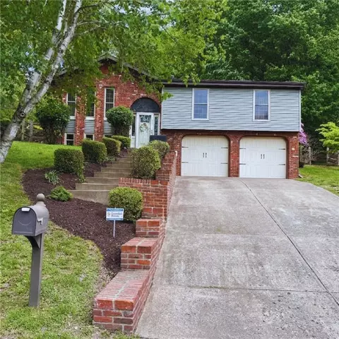 110 Hawk Dr, Glenshaw, PA 15116