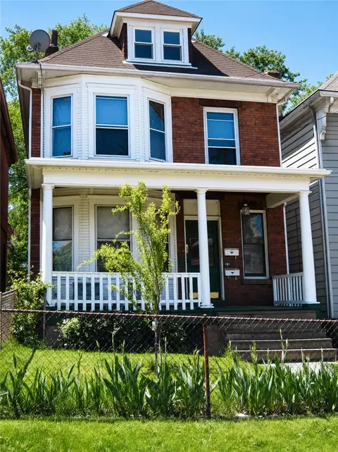 52 Oakwood Rd, Pittsburgh, PA 15205