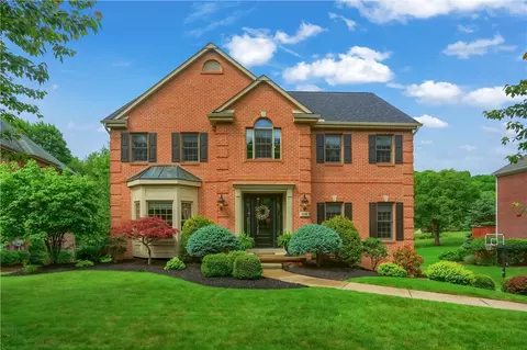 358 Steeplechase Dr, Cranberry Township, PA 16066